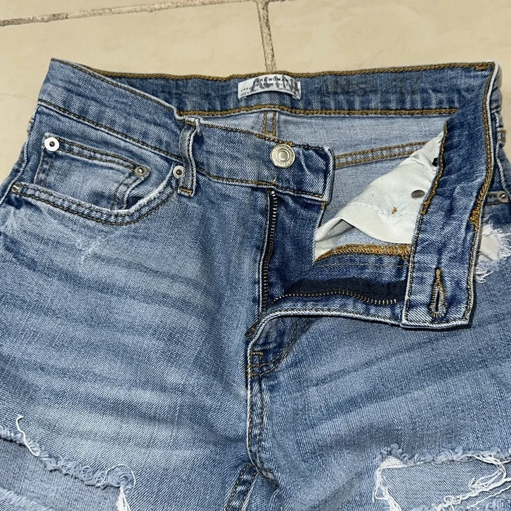 Zara Woman Premium‎ Denim Collection Jeans Distressed Sz. 2